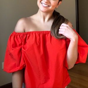 Red strapless shirt with Goucho sleeves